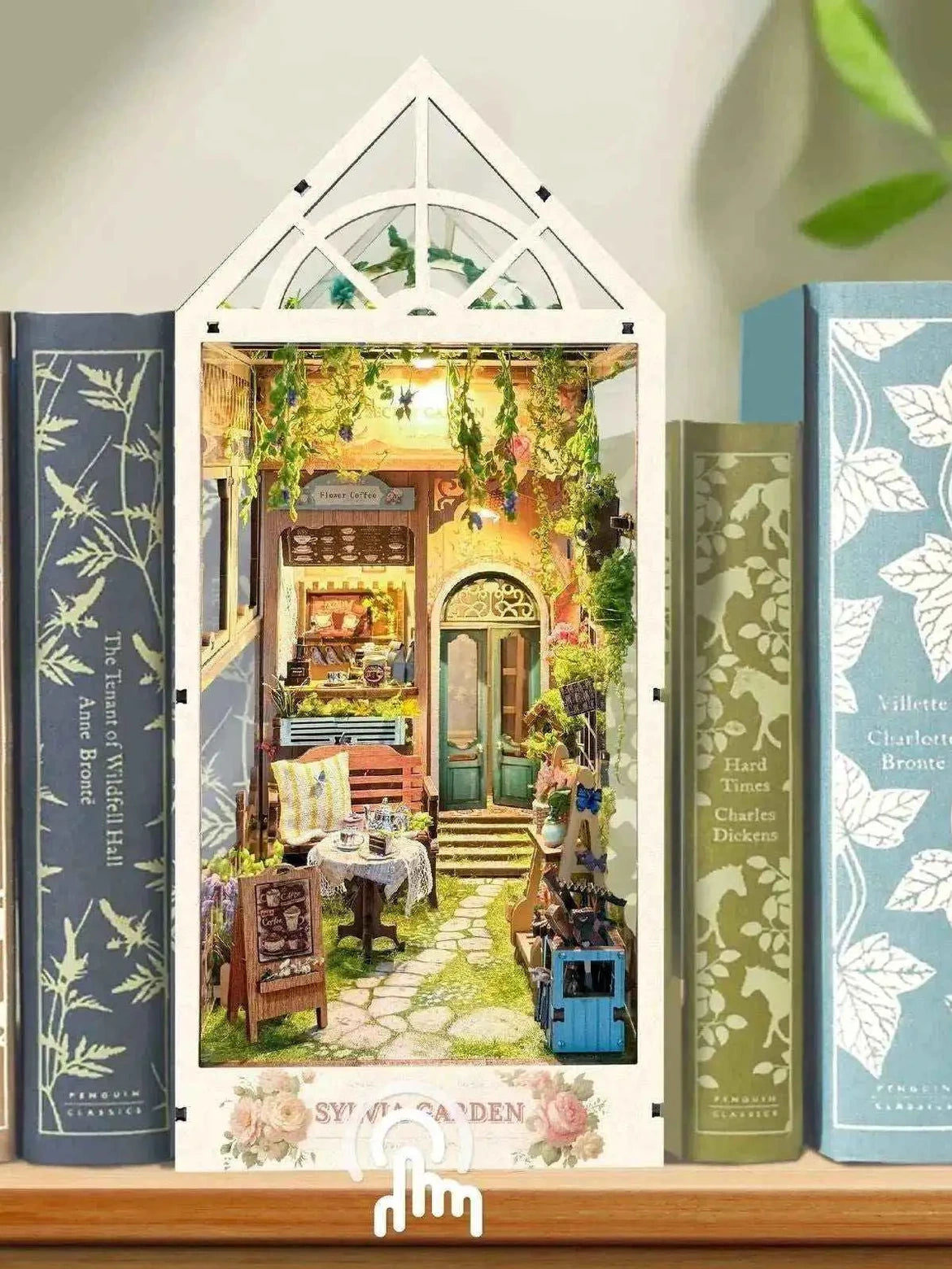 Buladle C mobile-3x book nook banner, text-free reusable image